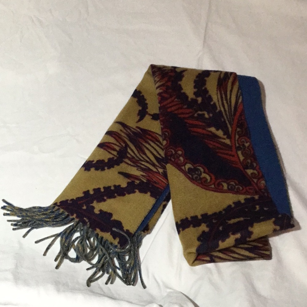 Scarf - Picture 1 of 1